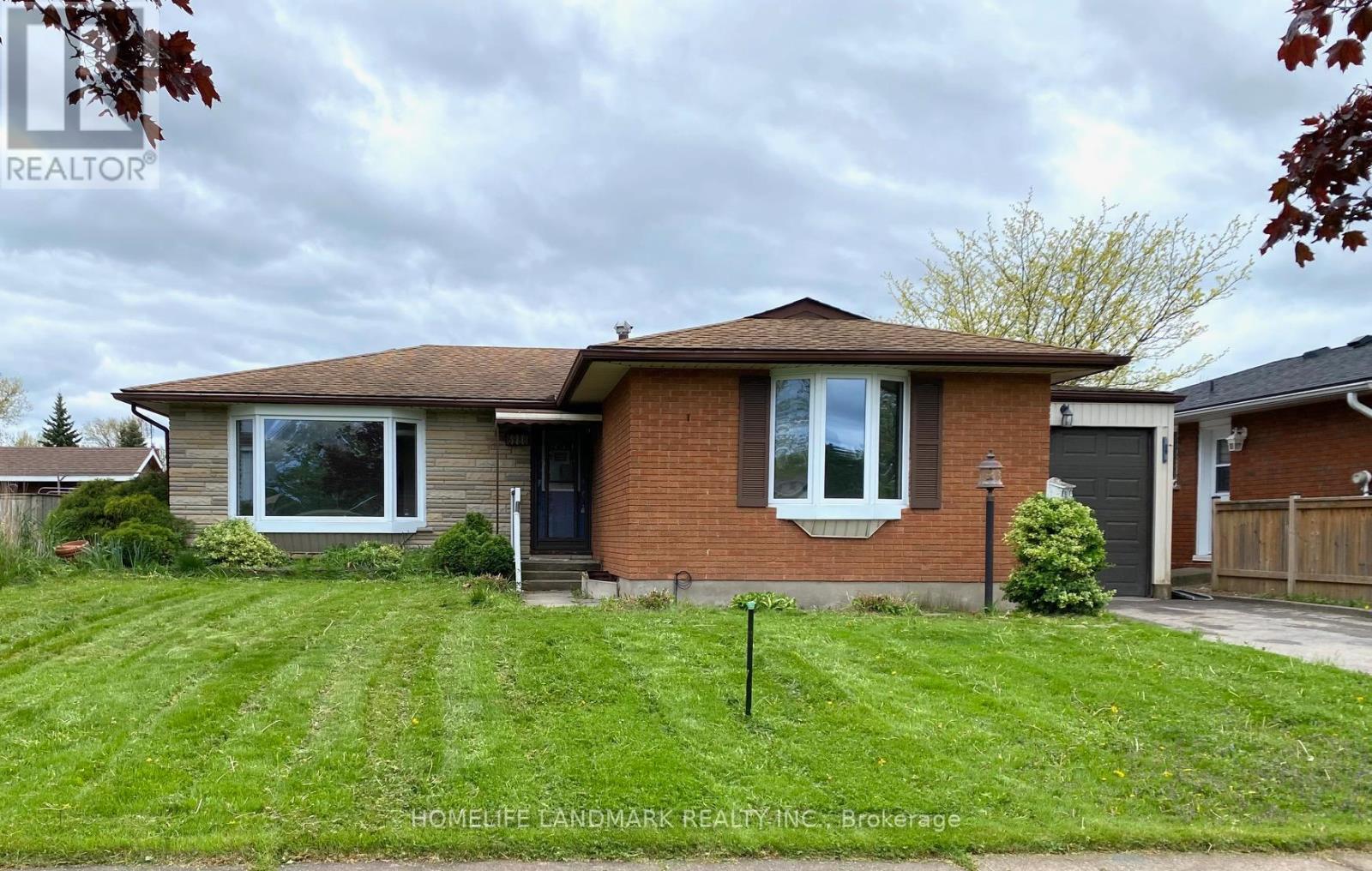 Detached at 6986 CENTENNIAL STREET, Niagara Falls (Arad/Fallsview)