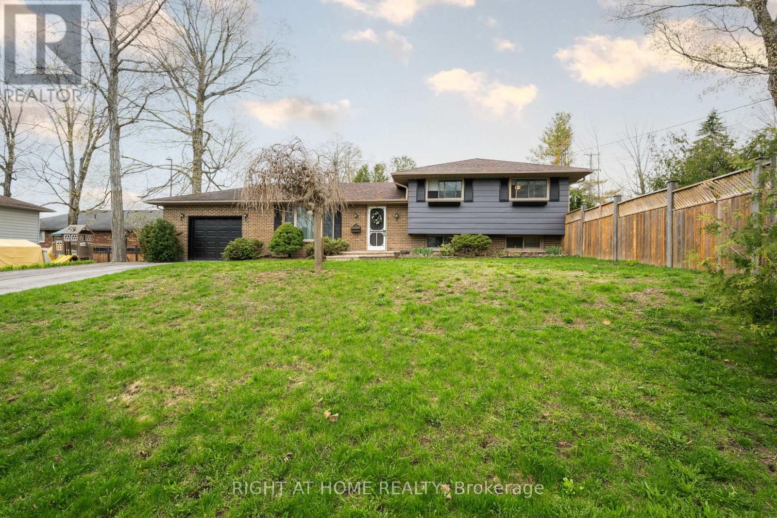 Detached at 323 LINDAN AVENUE, Selwyn