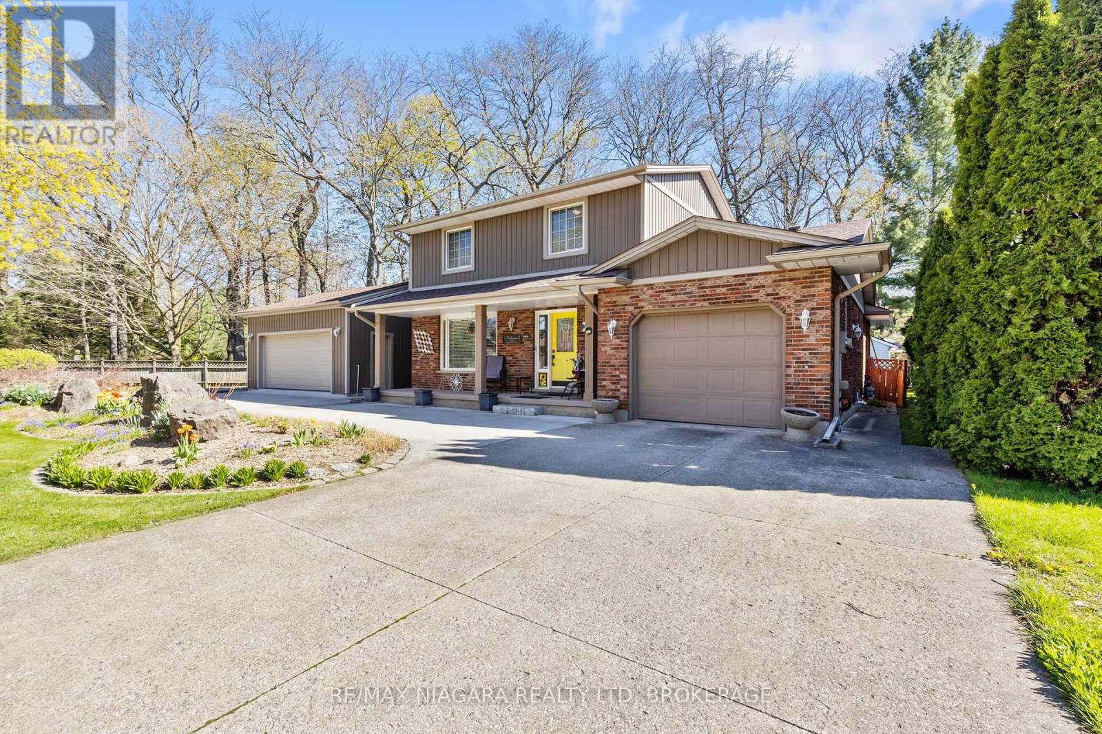 Detached at 143 WELLAND ROAD, Pelham (Fonthill)