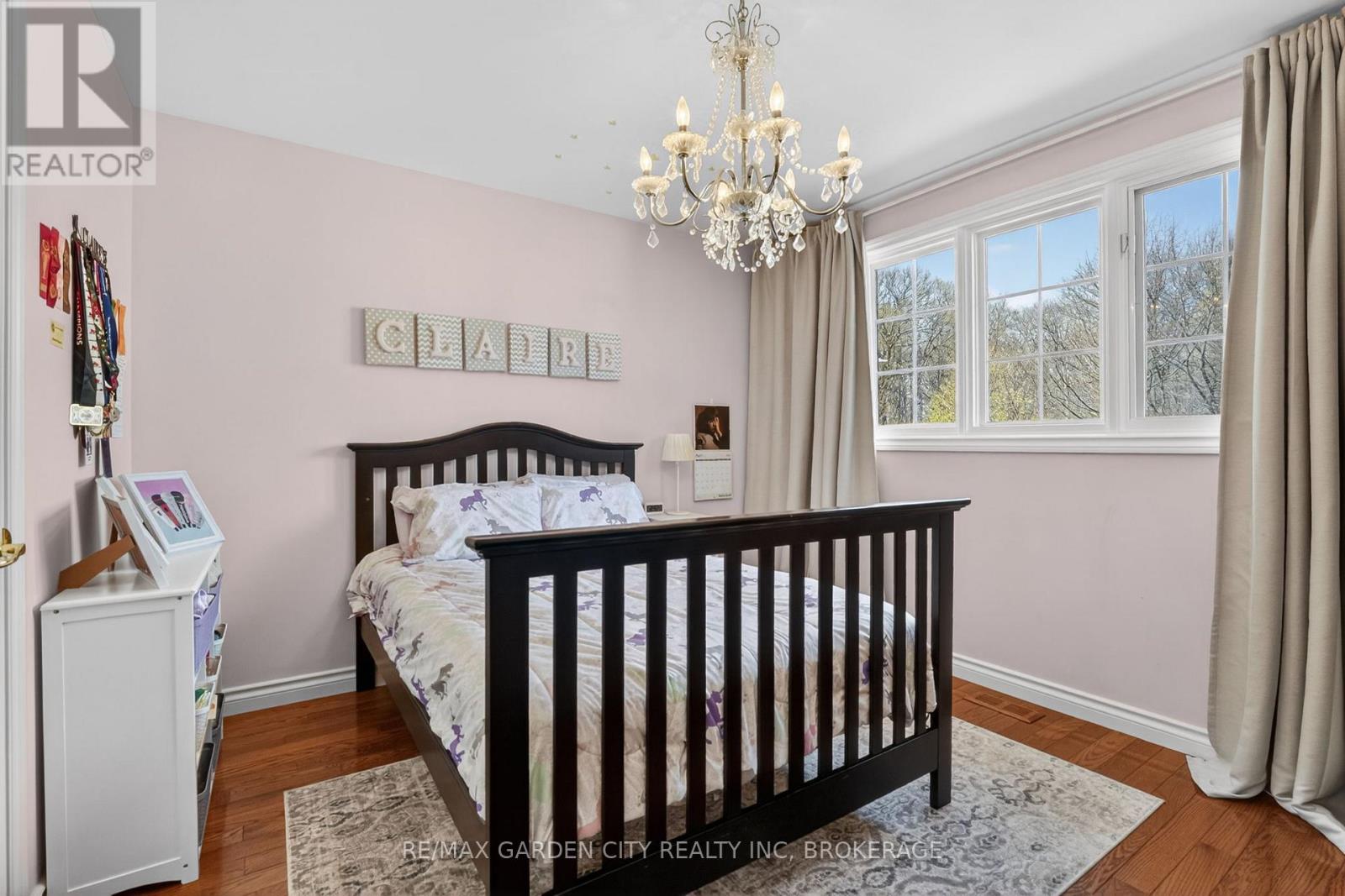 Detached at 734 BRIGADOON DRIVE, Hamilton