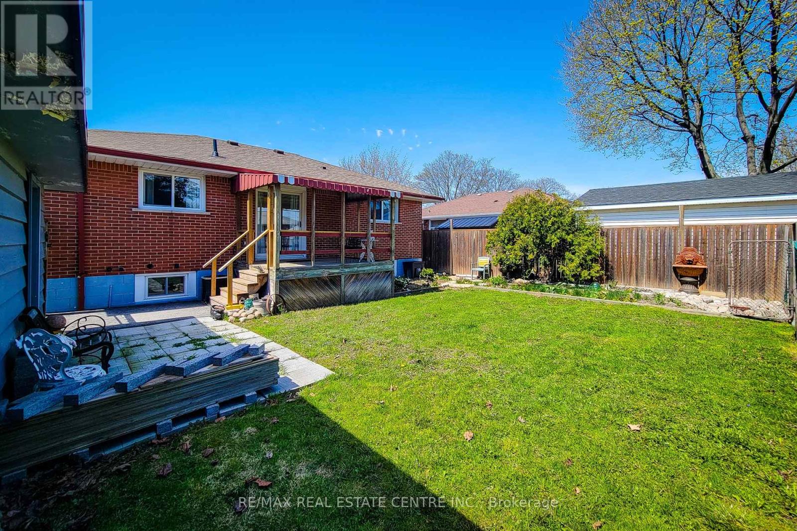 Detached at 103 EAST 45TH STREET, Hamilton