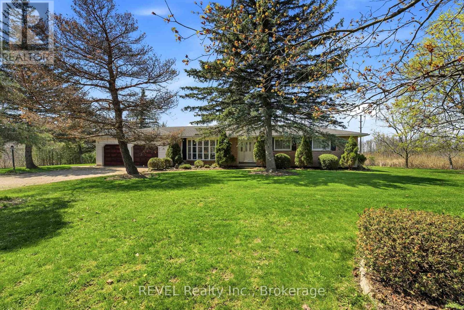 Detached at 69 DARBY ROAD, Welland (Cooks Mills)