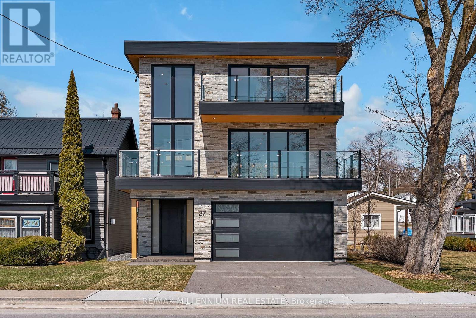 Detached at 37 FRONT STREET, Trent Hills (Hastings)
