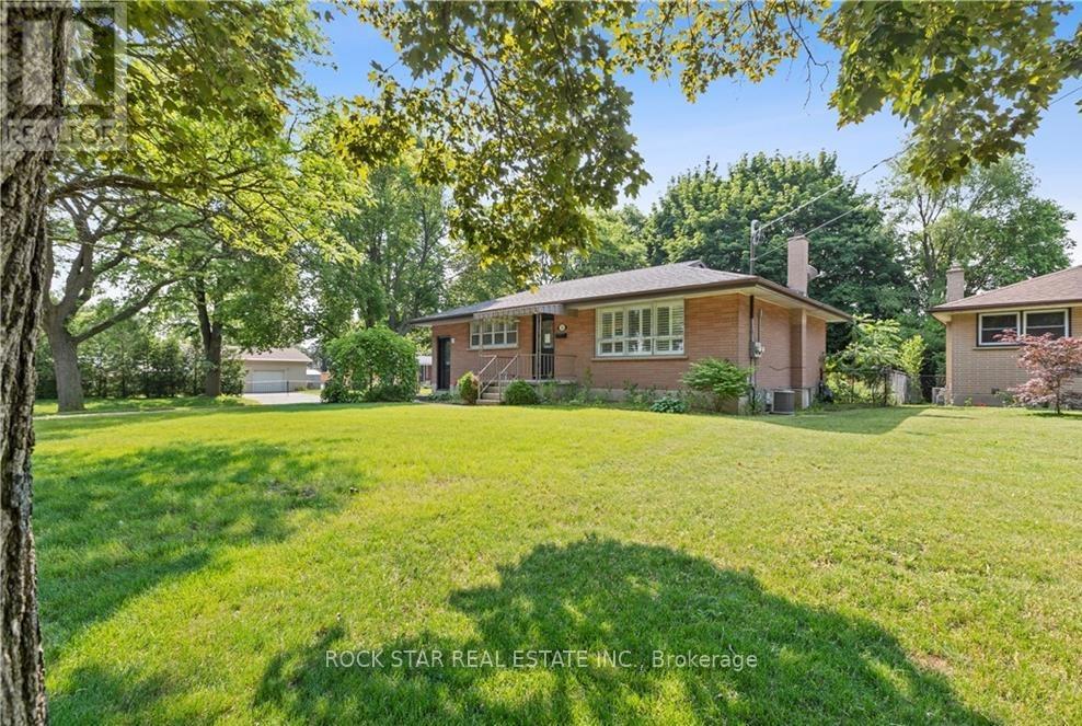 Detached at UPPER - 23 TERRANCE DRIVE, Brantford