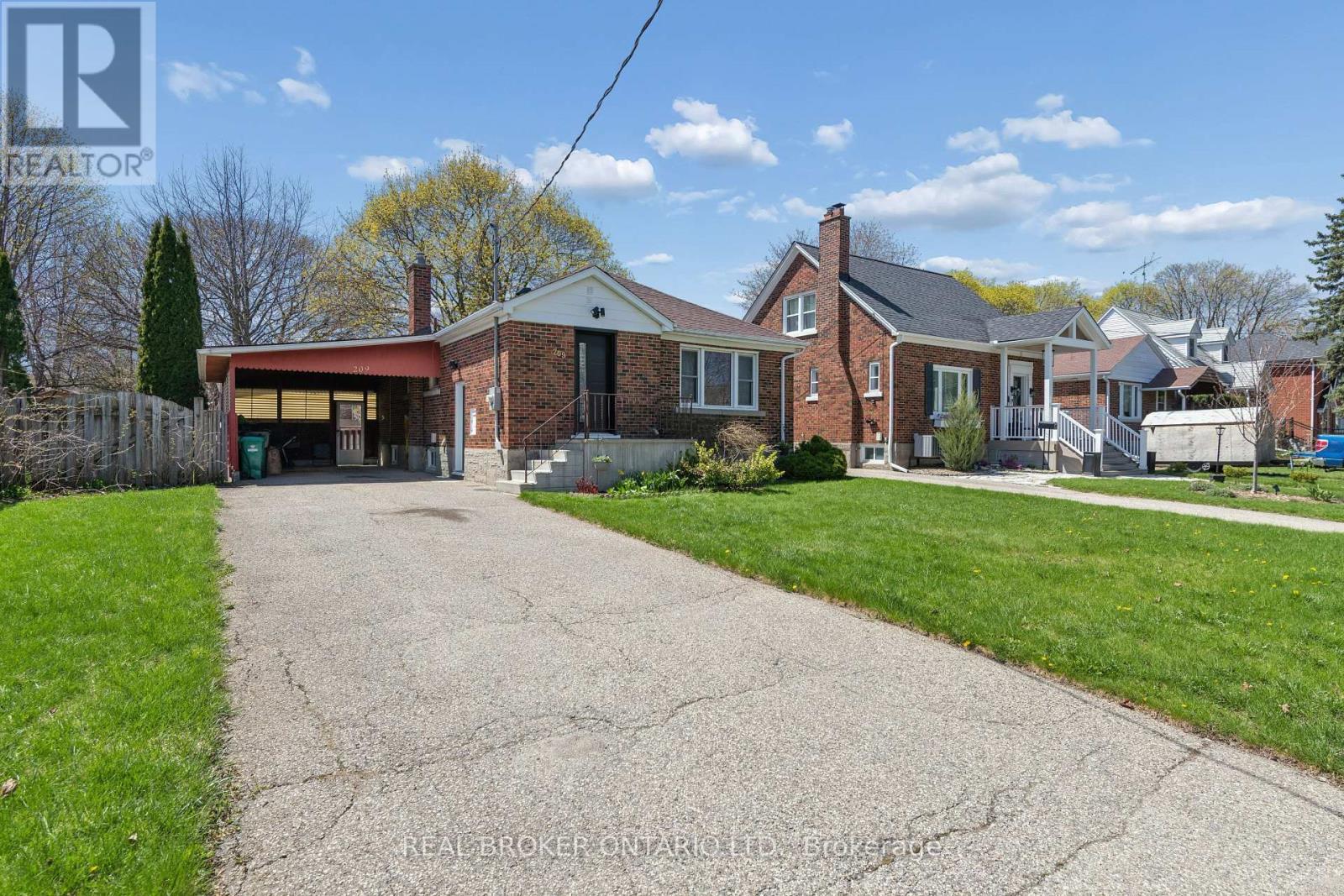 Detached at 209 BEDFORD ROAD, Kitchener