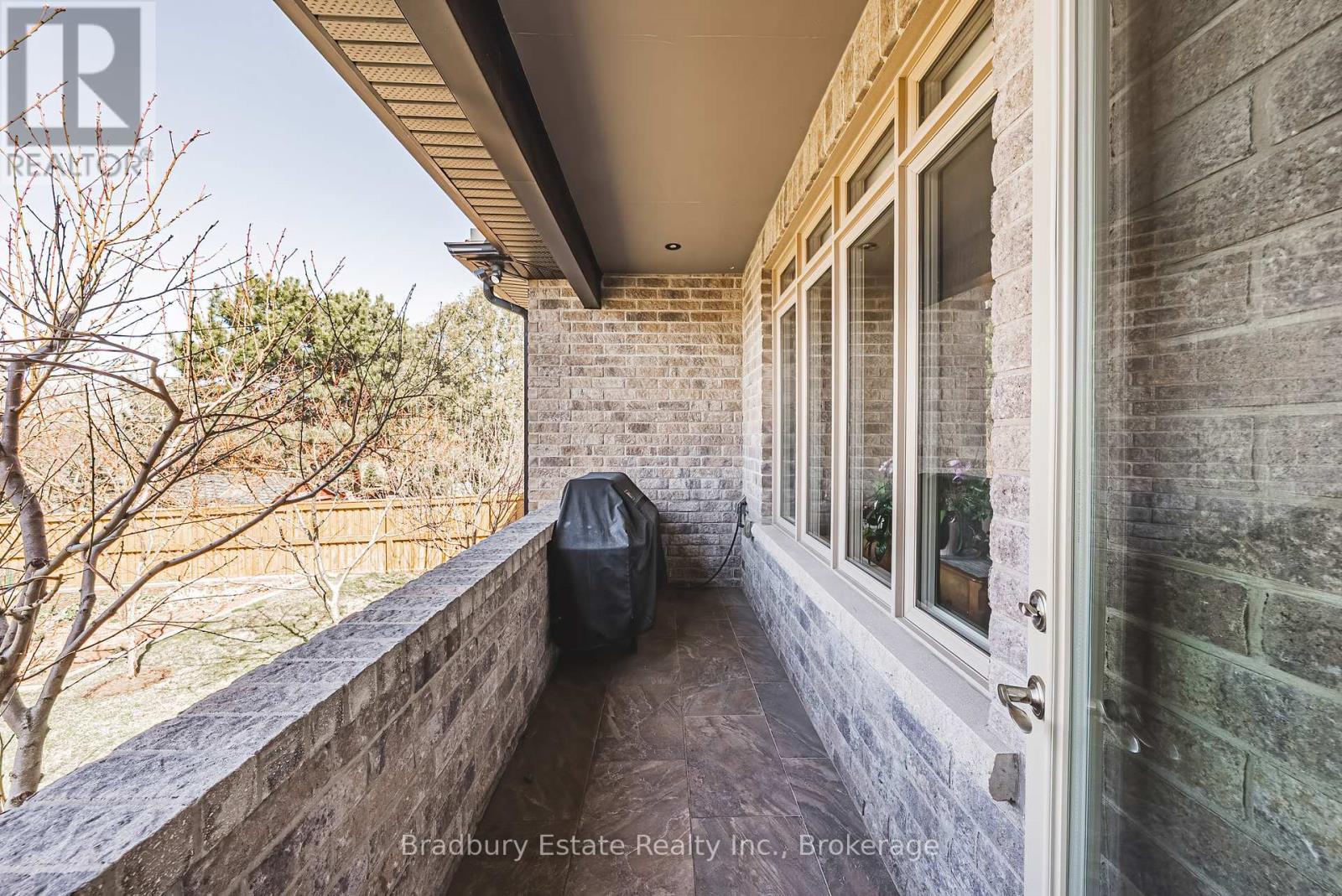 Detached at 221 GLOVER ROAD, Hamilton