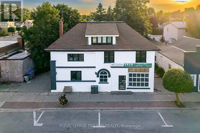 Detached at 11 GOSHEN STREET N, Bluewater