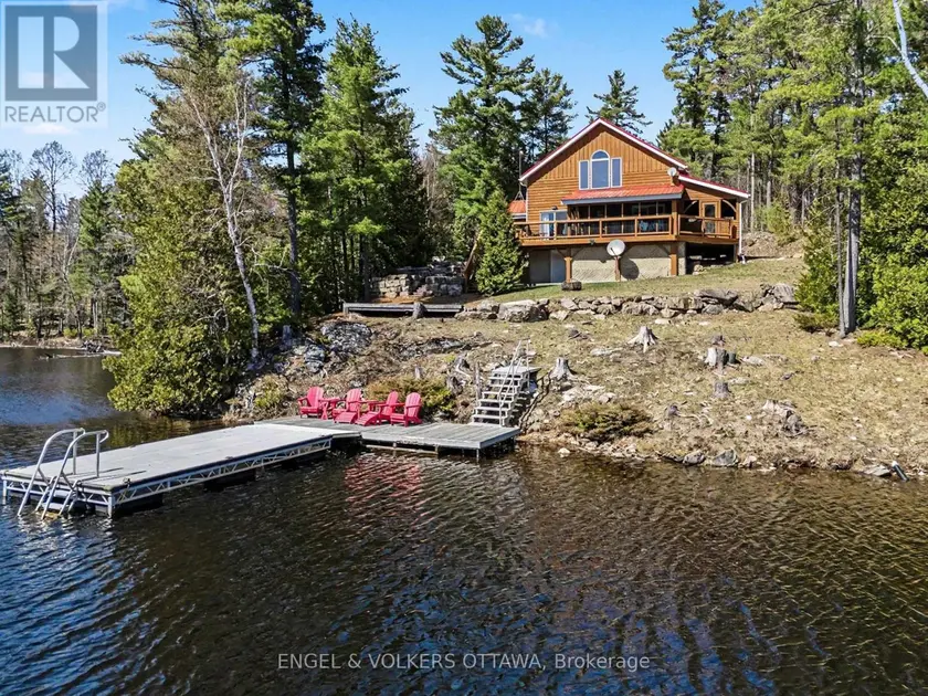 Detached at 1244 MARSHALL LANE, Frontenac