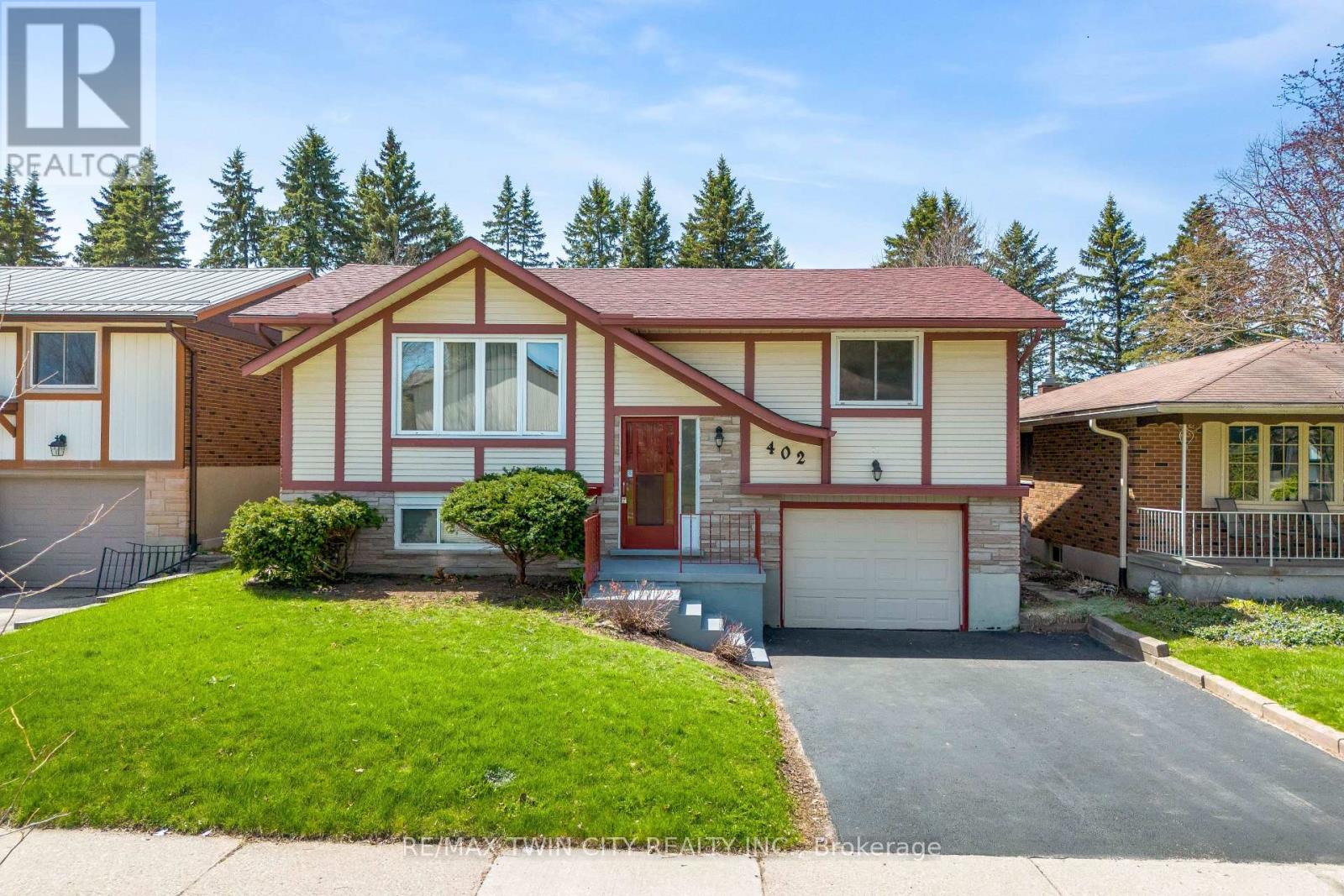 Detached at 402 LAKEVIEW DRIVE, Waterloo
