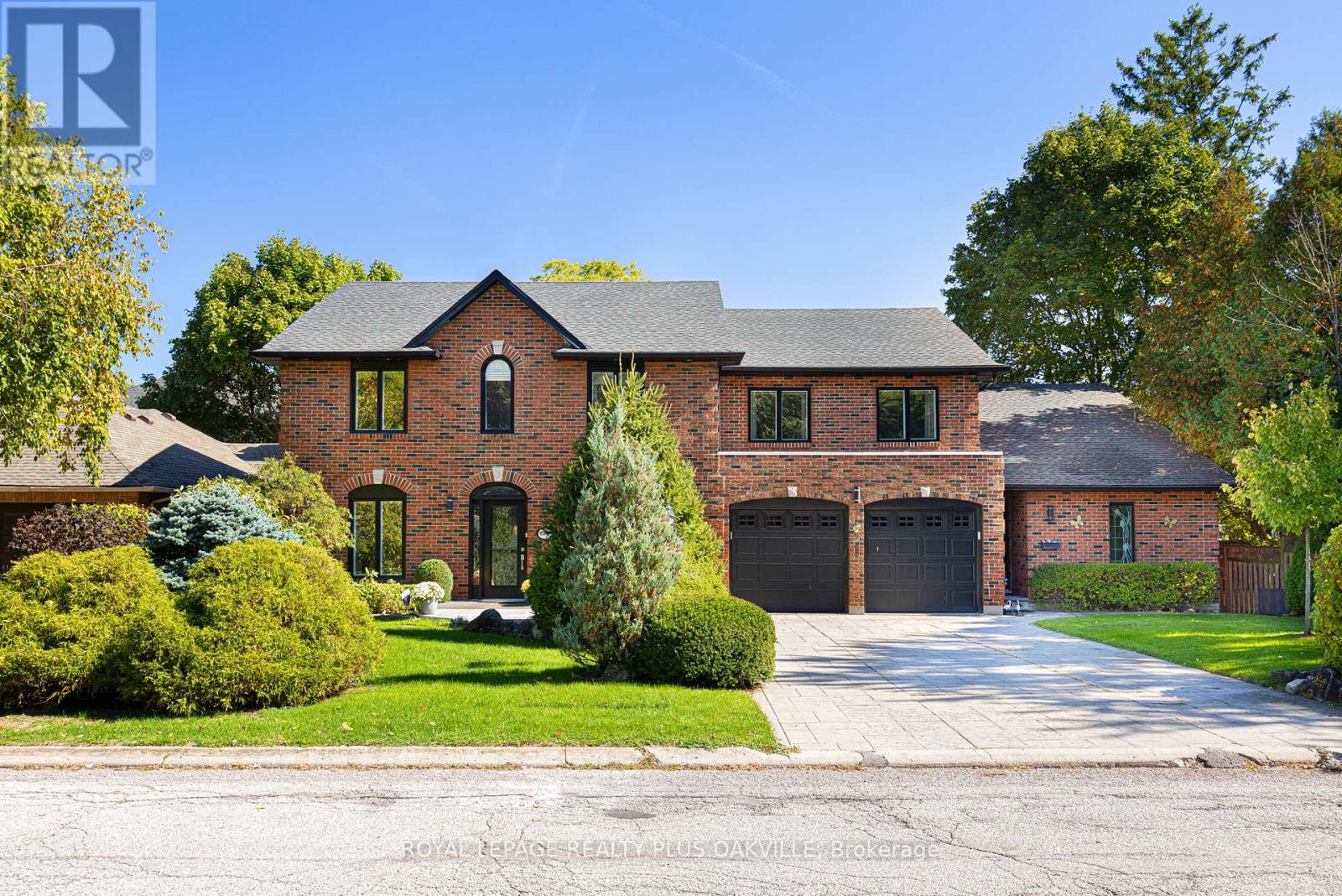 Detached at 679 GREENRAVINE DRIVE, Hamilton (Ancaster)