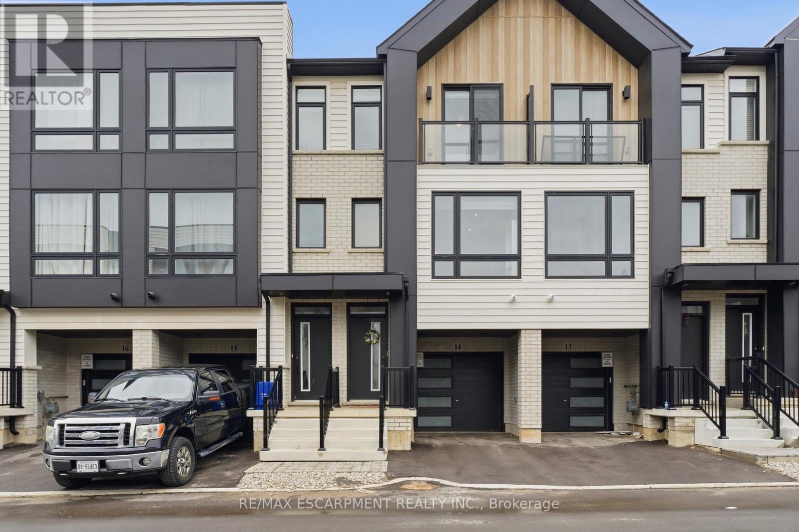 Townhouse at 14 - 55 TOM BROWN DRIVE, Brant (Paris)