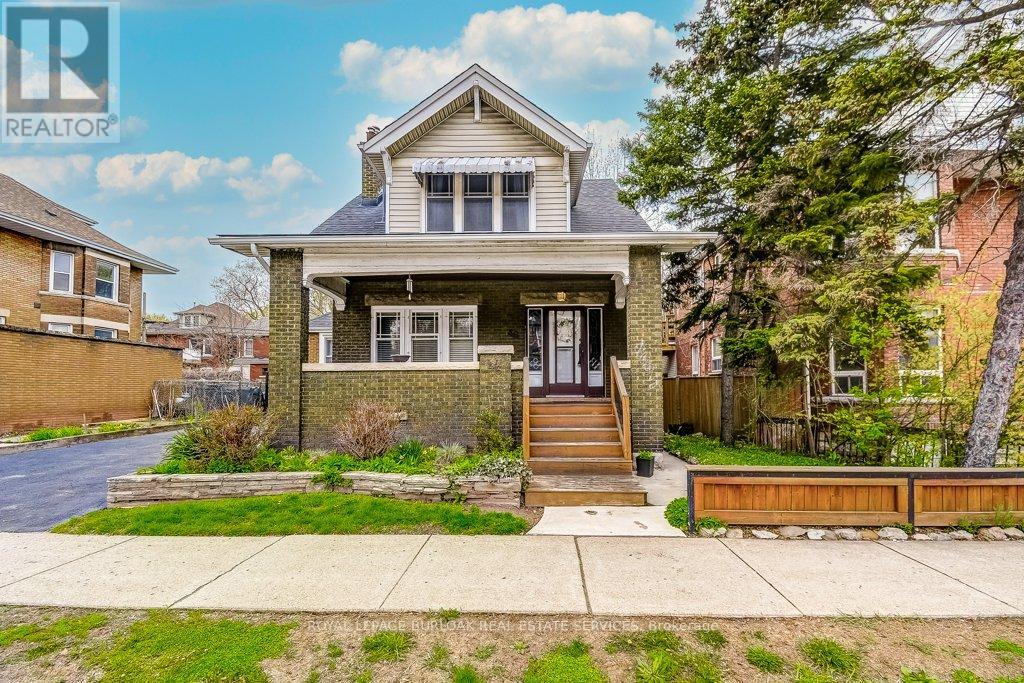 Detached at 46 SHERMAN AVENUE S, Hamilton (Gibson)