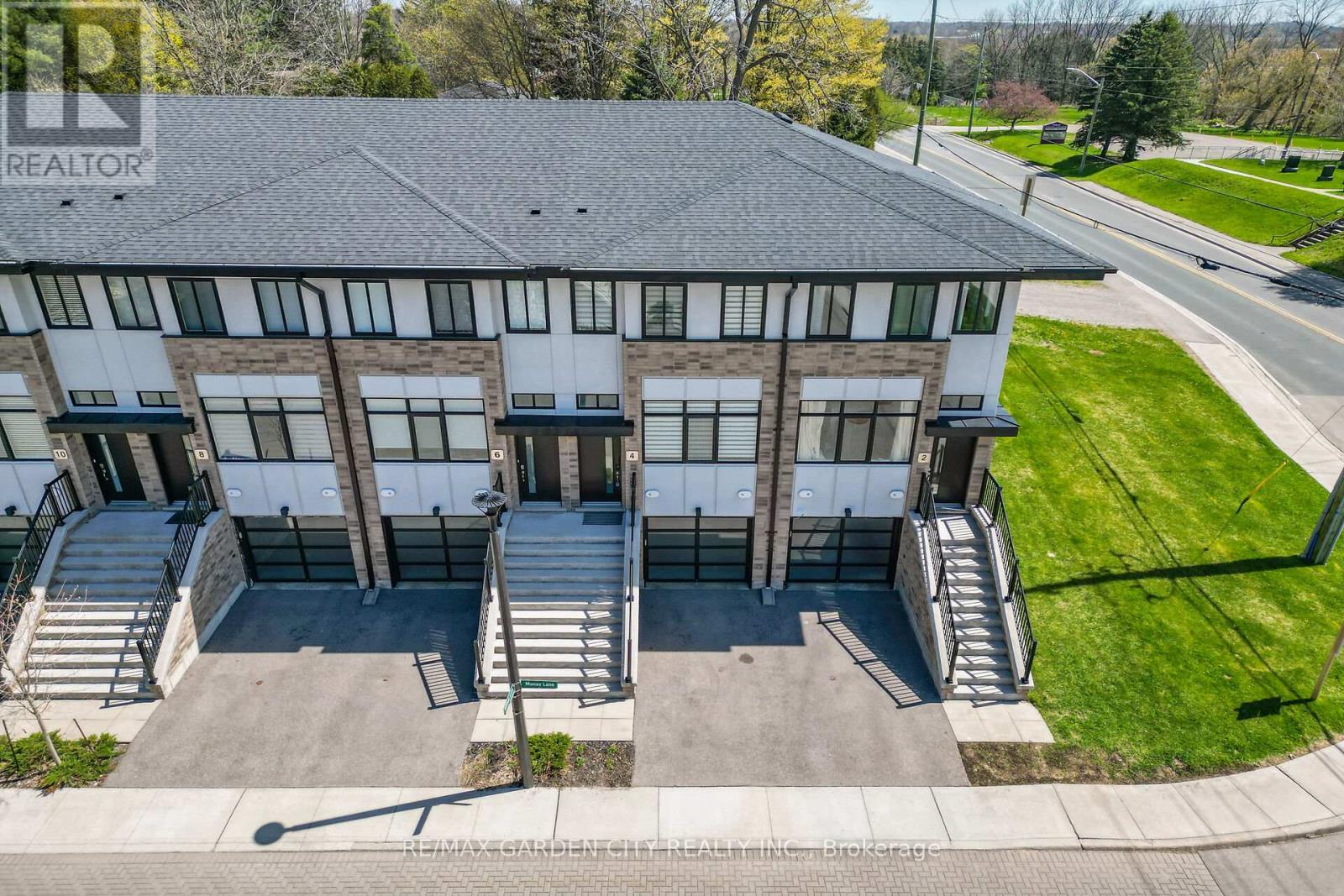 Townhouse at 4 MUNAY LANE, Hamilton (Ancaster)