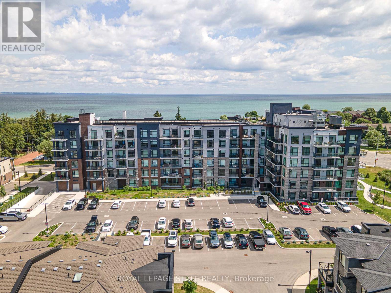 Apartment at 301 - 600 NORTH SERVICE ROAD, Hamilton (Lakeshore)