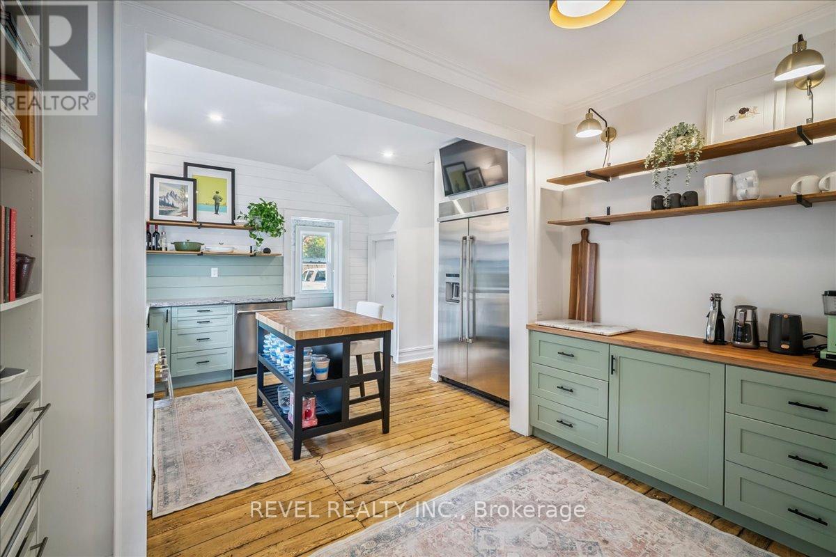 Detached at 47 MILL STREET N, Hamilton
