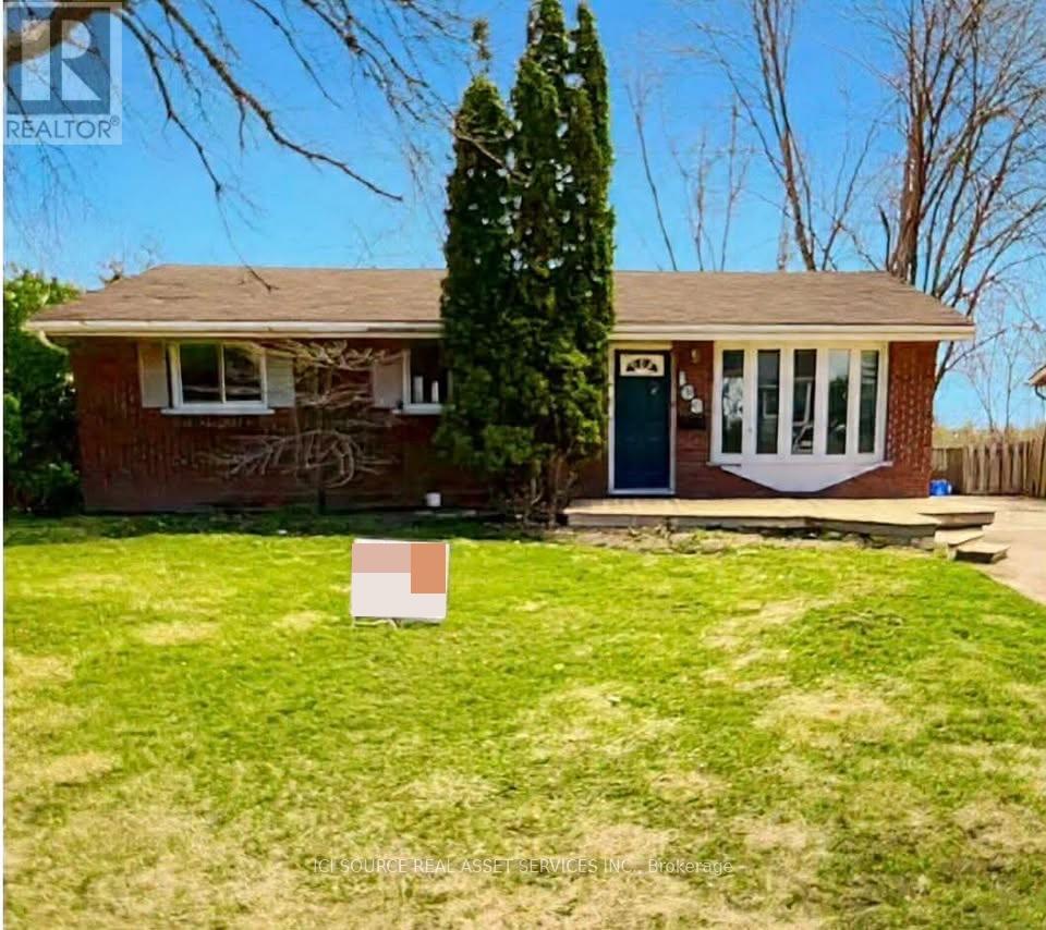 Detached at 163 HERBERT STREET, Peterborough (Northcrest Ward 5)