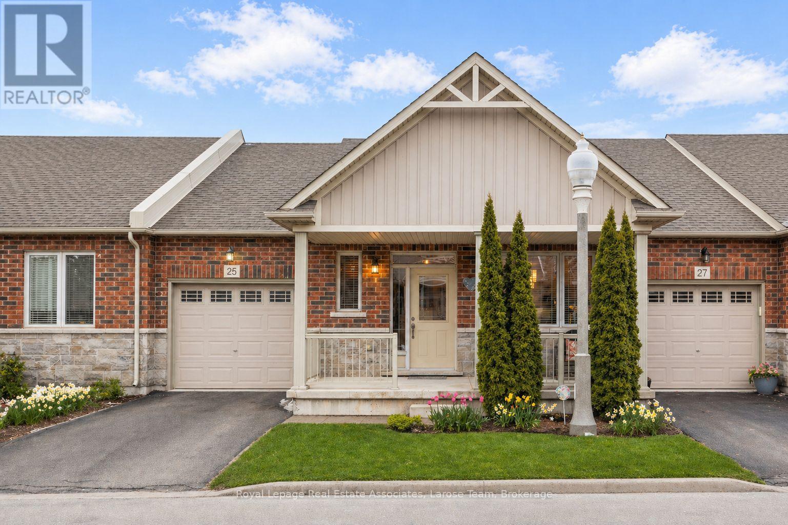 Townhouse at 25 STICKLAND LANE, Hamilton (Binbrook)