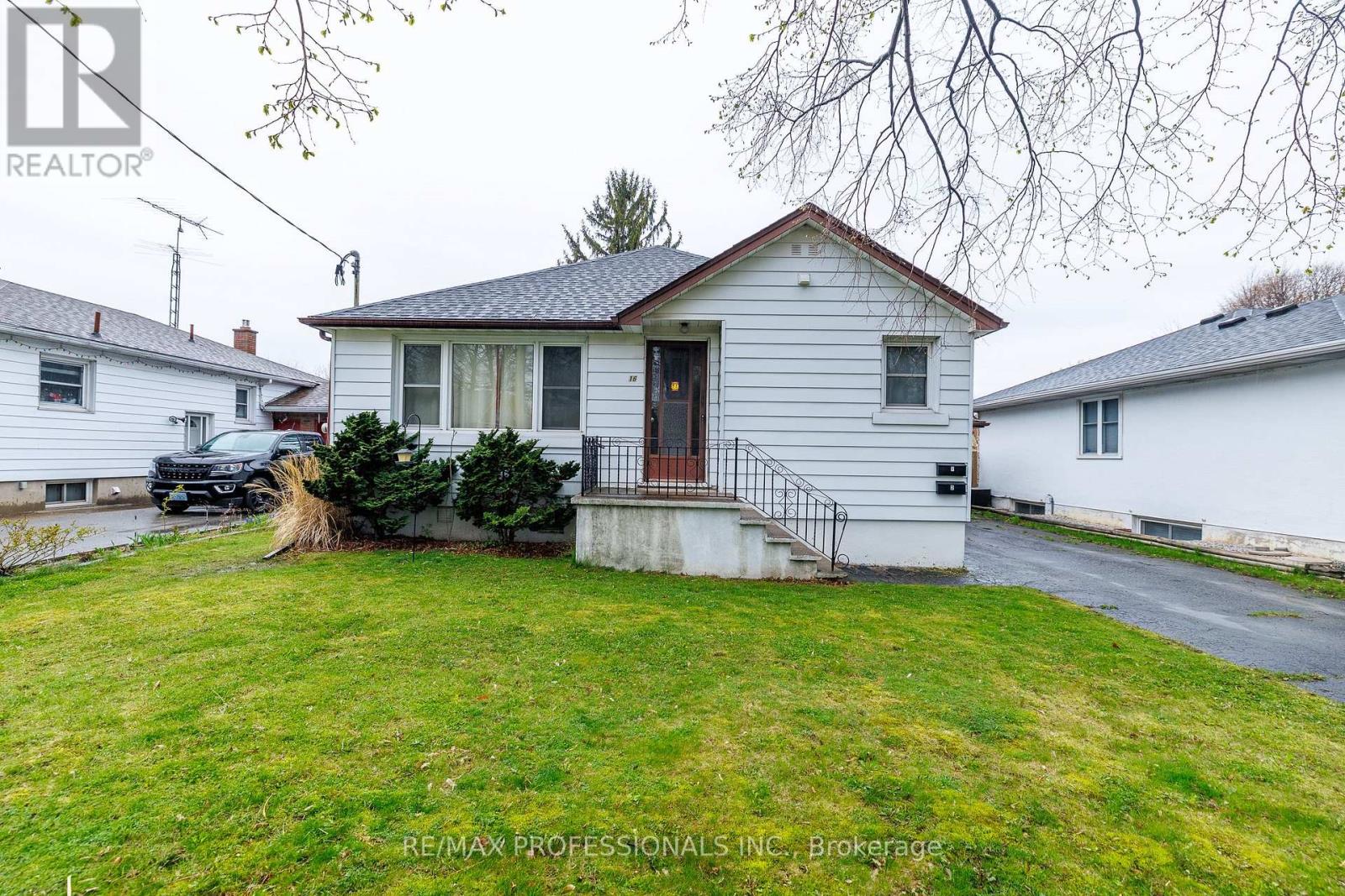 Detached at BSMT - 16 NELLO STREET, St. Catharines (Fairview)