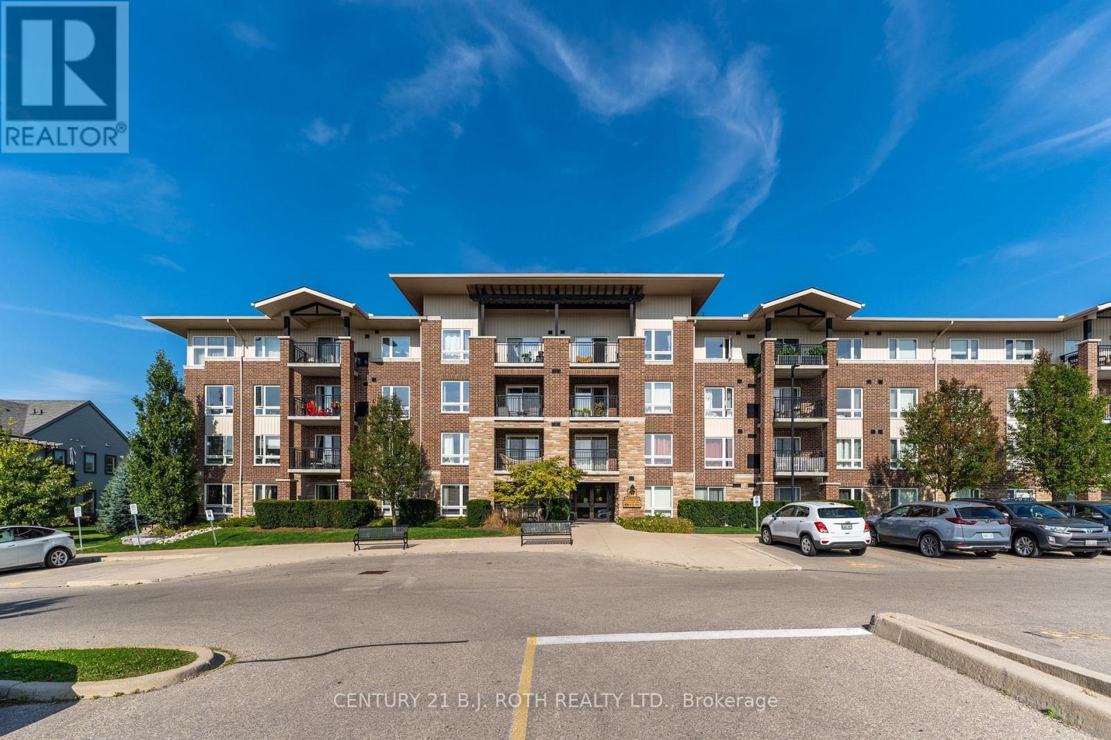 Apartment at 403 - 67 KINGSBURY SQUARE, Guelph (Pineridge/Westminster Woods)