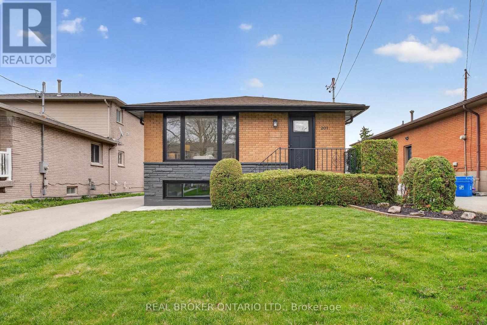 Detached at 201 RIDGE STREET, Hamilton (Greeningdon)