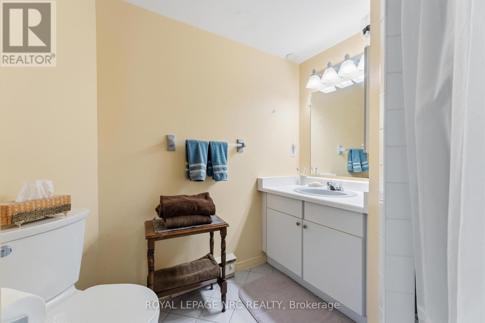 Apartment at 121 - 3420 FREDERICK AVENUE, Lincoln