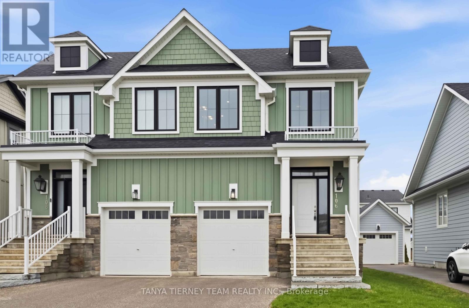 Semi-Detached/Link at 106 SYCAMORE STREET, Blue Mountains
