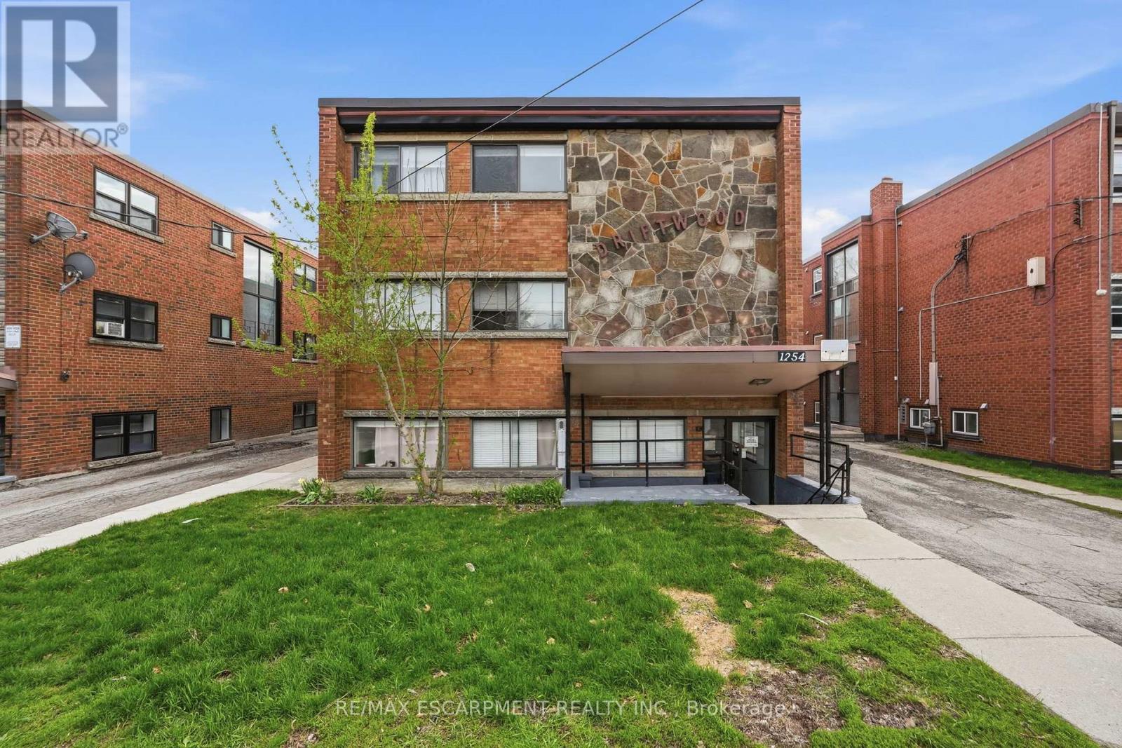 Multiplex at 1254 FENNELL AVENUE E, Hamilton (Huntington)