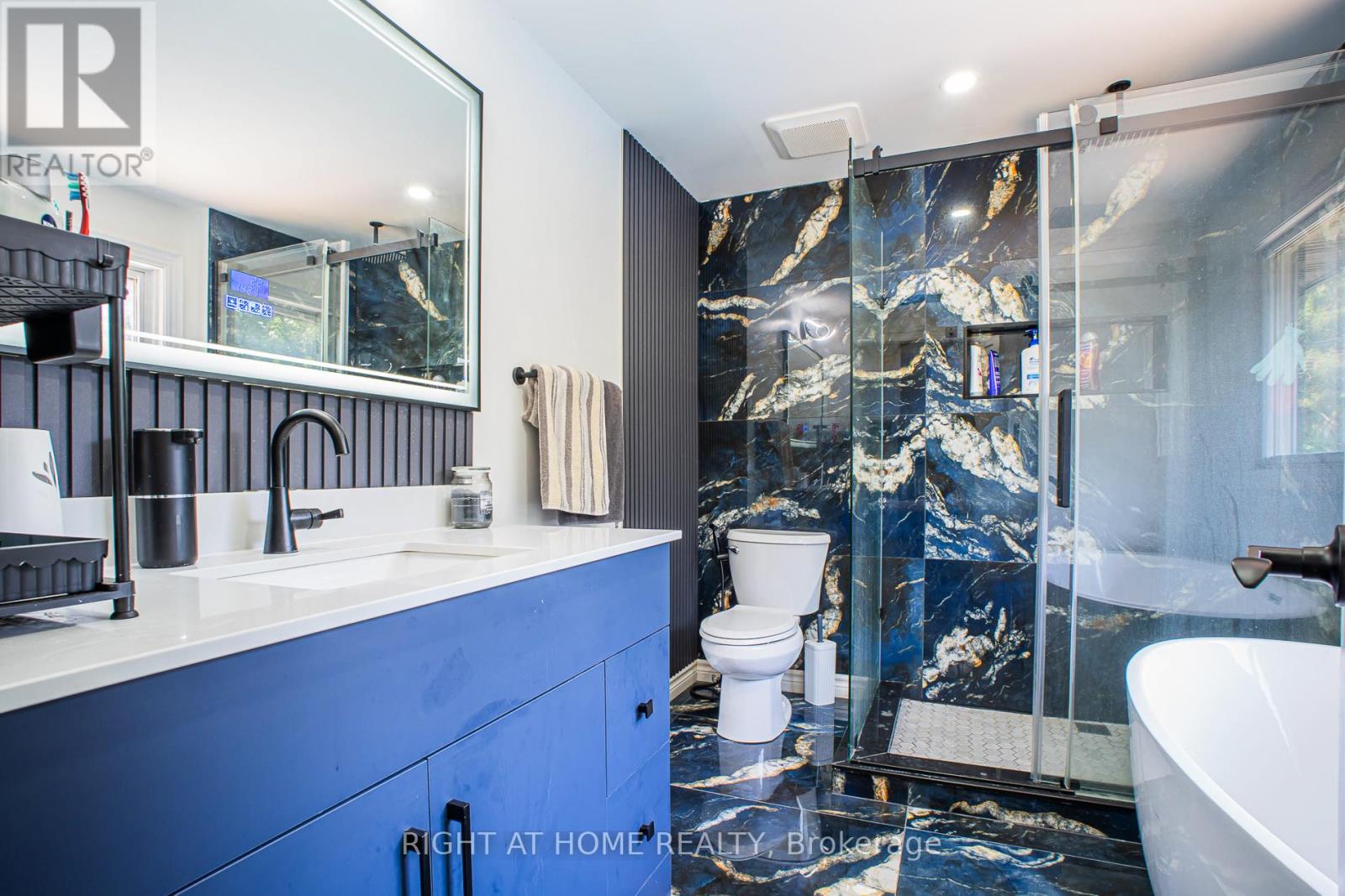 Detached at 77 ELFORD CRESCENT, Hamilton