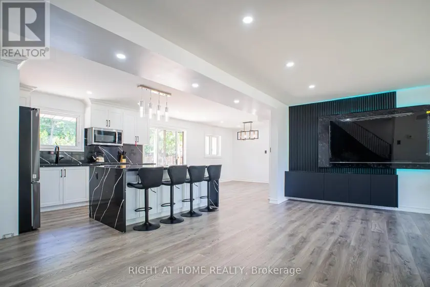 Detached at 77 ELFORD CRESCENT, Hamilton