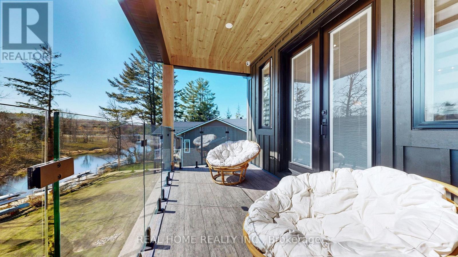 Detached at 8 KNOWLES CRESCENT, Seguin