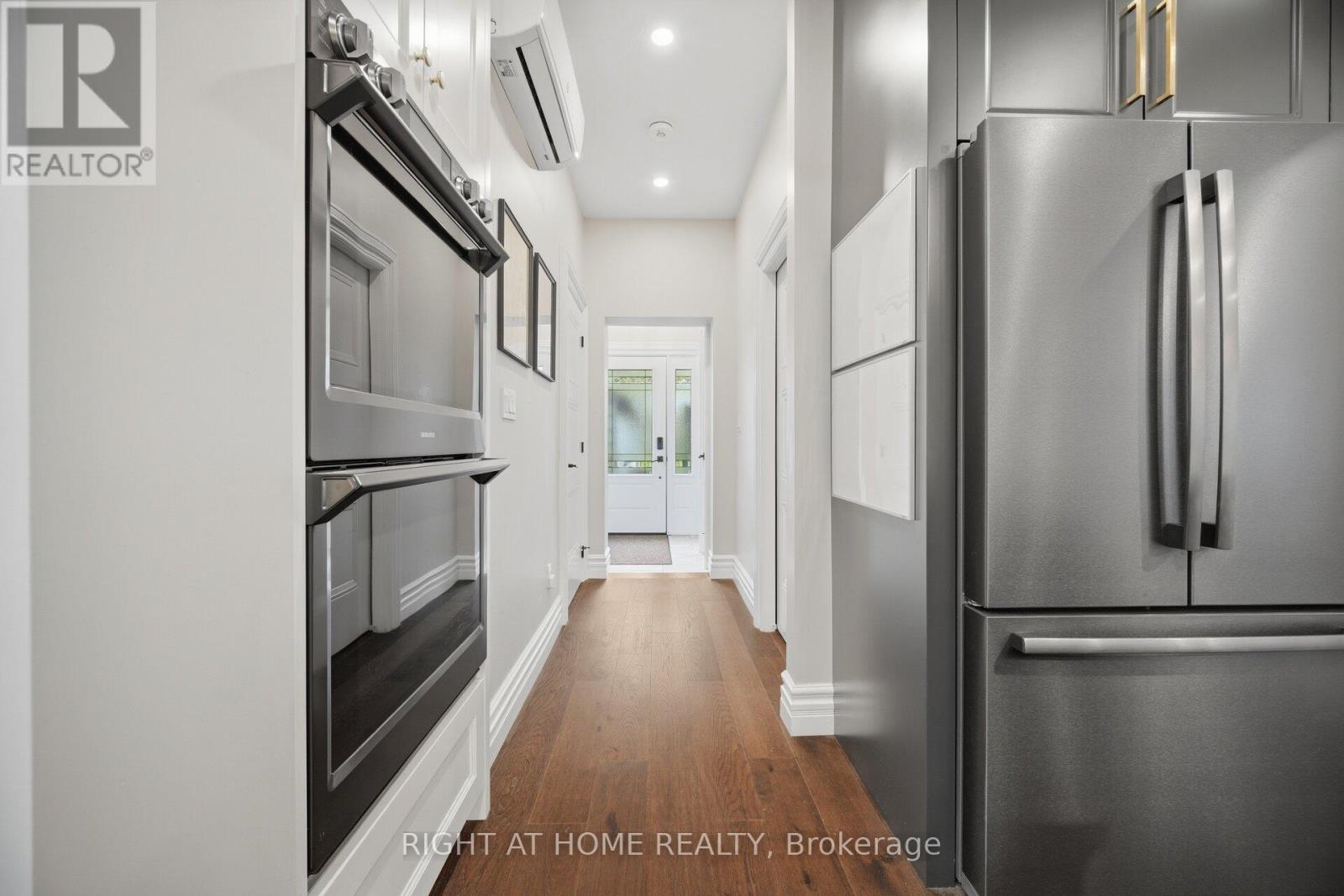 Detached at 56 CHESTNUT AVENUE, Brantford