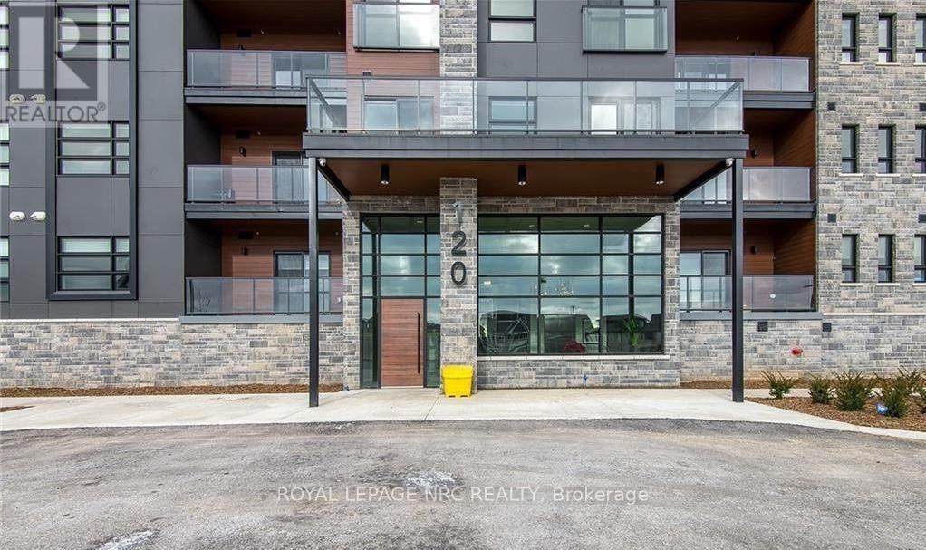 Apartment at 300 - 120 SUMMERSIDES BOULEVARD, Pelham (Fonthill)