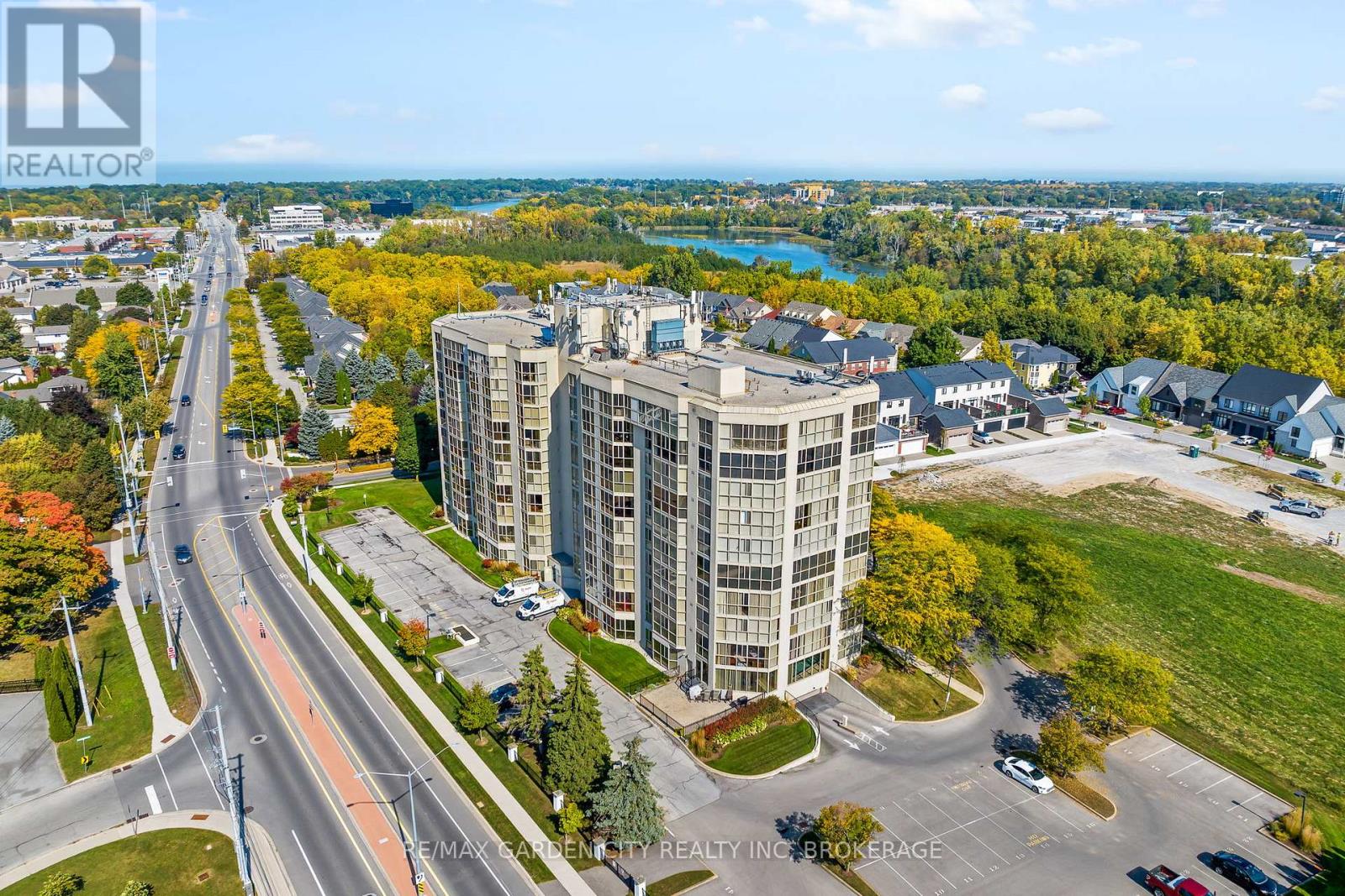Apartment at 207 - 162 MARTINDALE ROAD, St. Catharines (Grapeview)