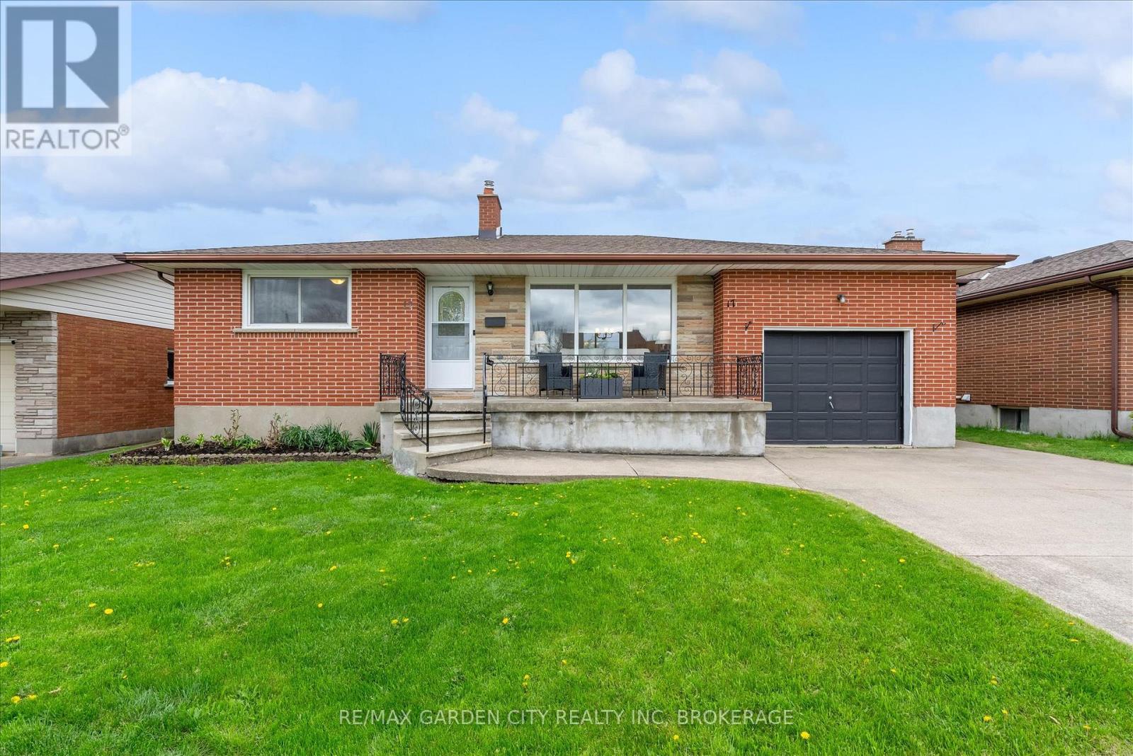 Detached at 17 ST. CHARLES DRIVE, Thorold (Thorold Downtown)