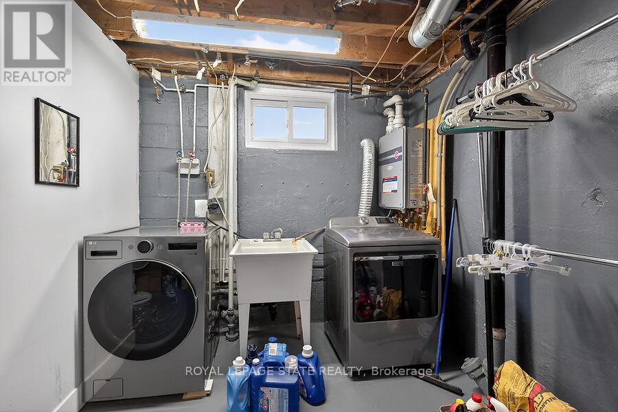 Detached at 419 EAST 42ND STREET, Hamilton