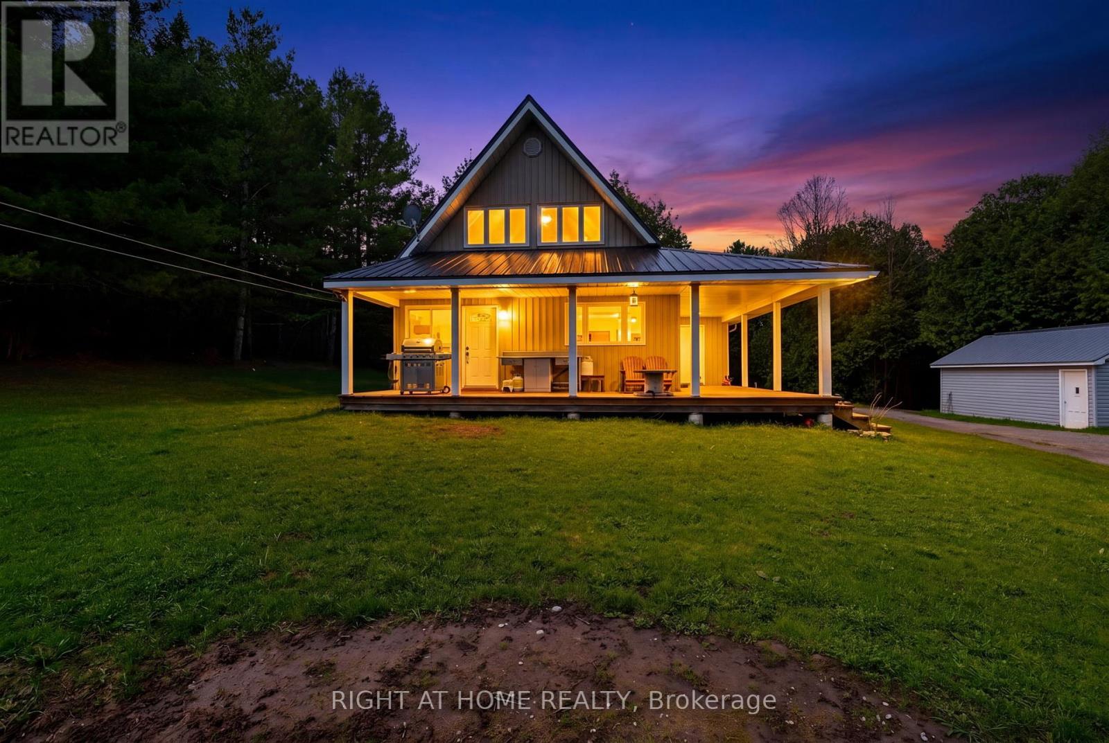 Detached at 636671 EUPHRASIA-HOLLAND TOWNLINE, Grey Highlands