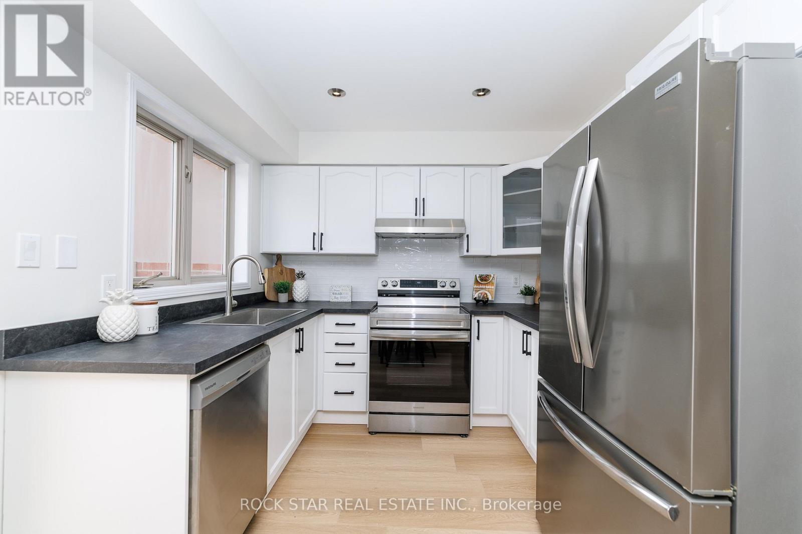 Townhouse at 9 STEVENS DRIVE, Niagara-on-the-Lake