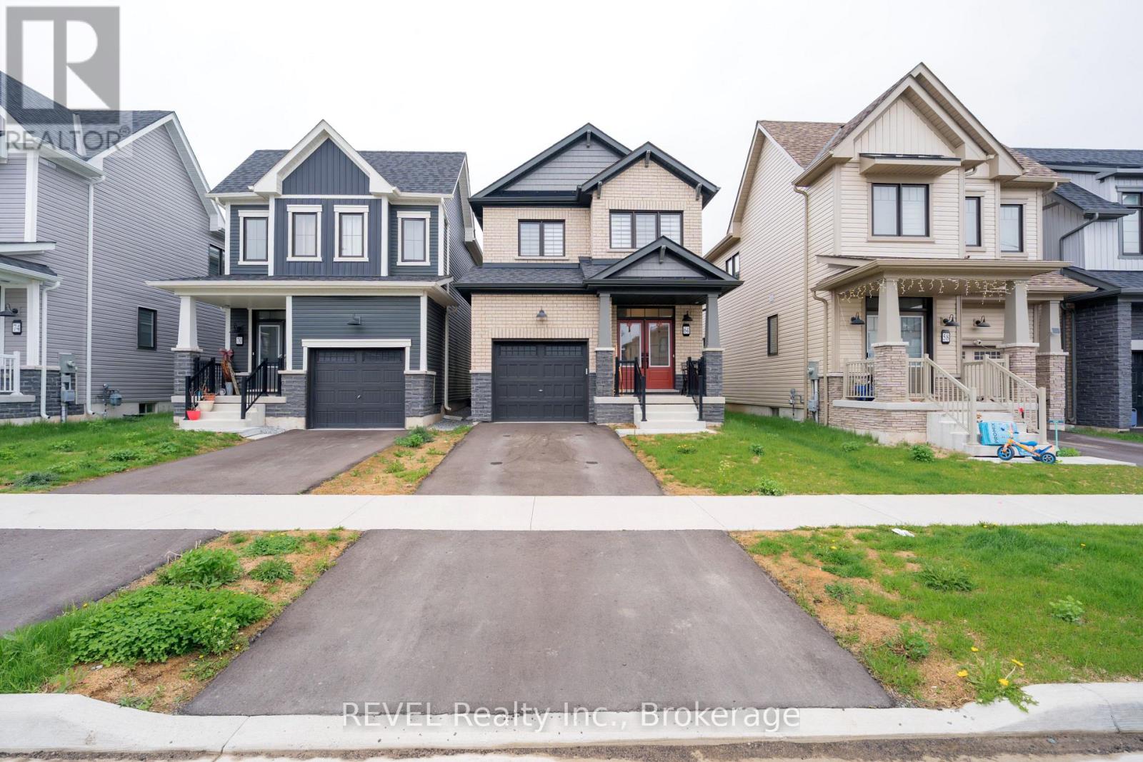Detached at 64 STERN DRIVE, Welland (Dain City)