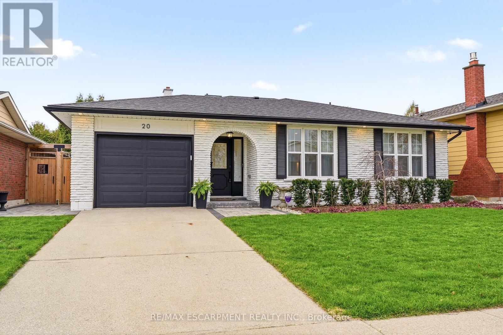 Detached at 20 AUDUBON STREET S, Hamilton (Stoney Creek Mountain)