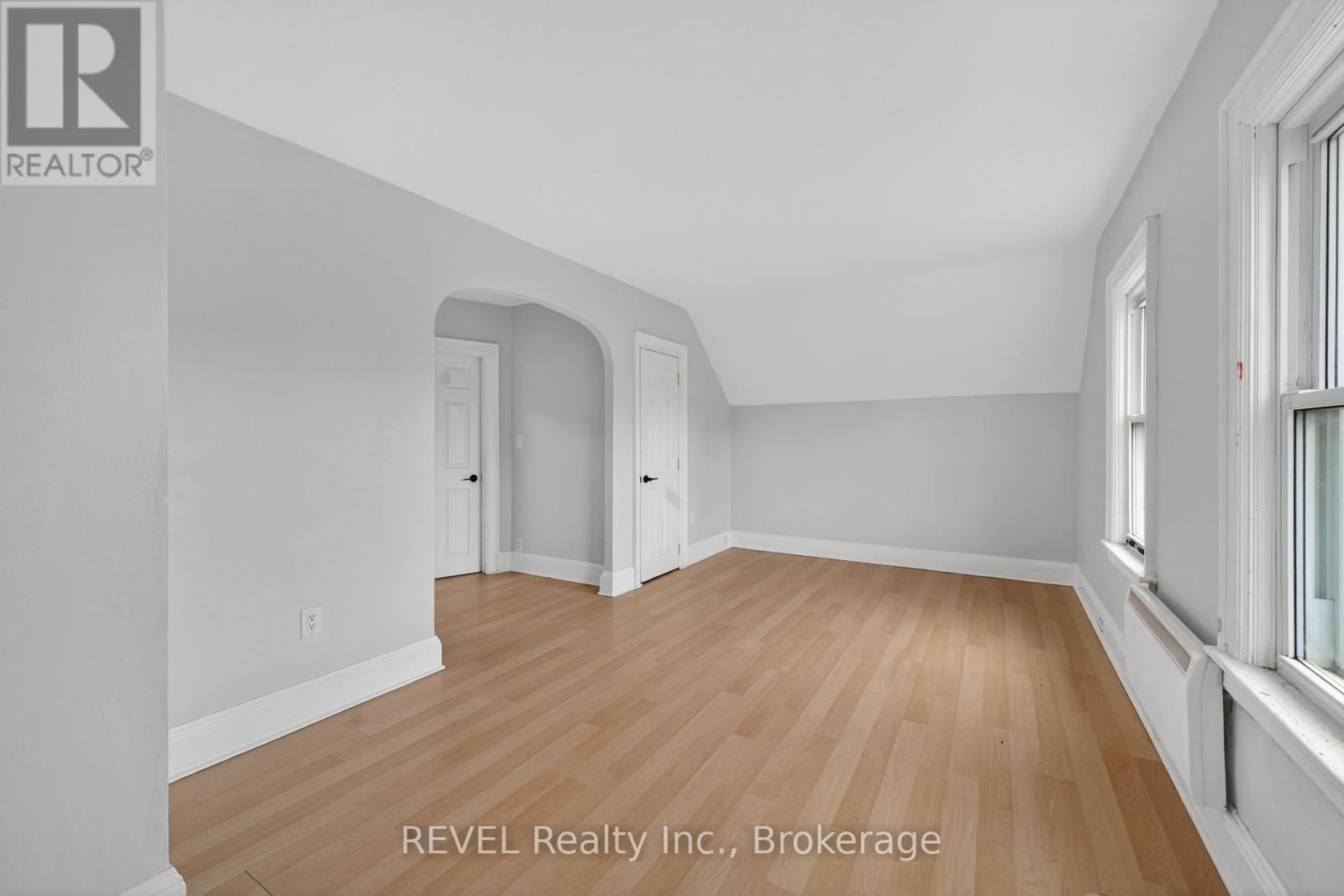 Multiplex at 2-UPPER - 228 DUFFERIN STREET, Fort Erie (Central)