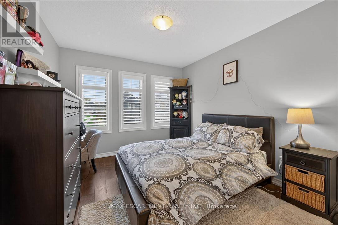 Semi-Detached/Link at 100 NARBONNE CRESCENT, Hamilton