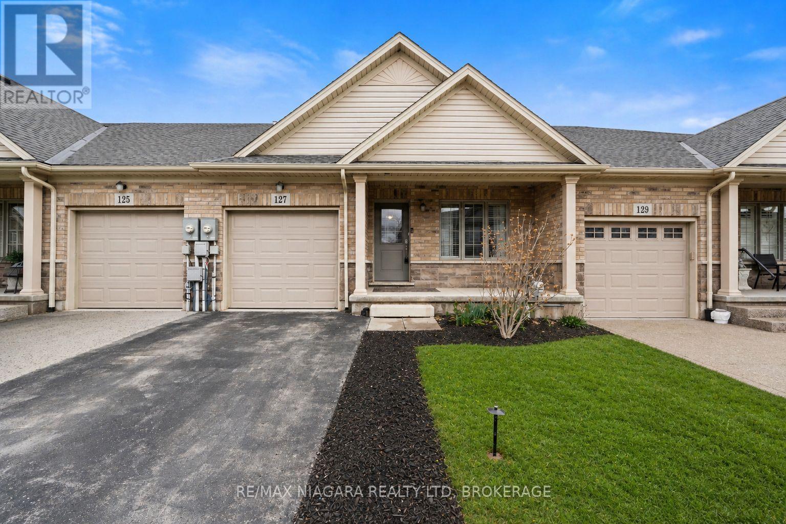 Townhouse at 127 ACACIA ROAD, Pelham (Fonthill)