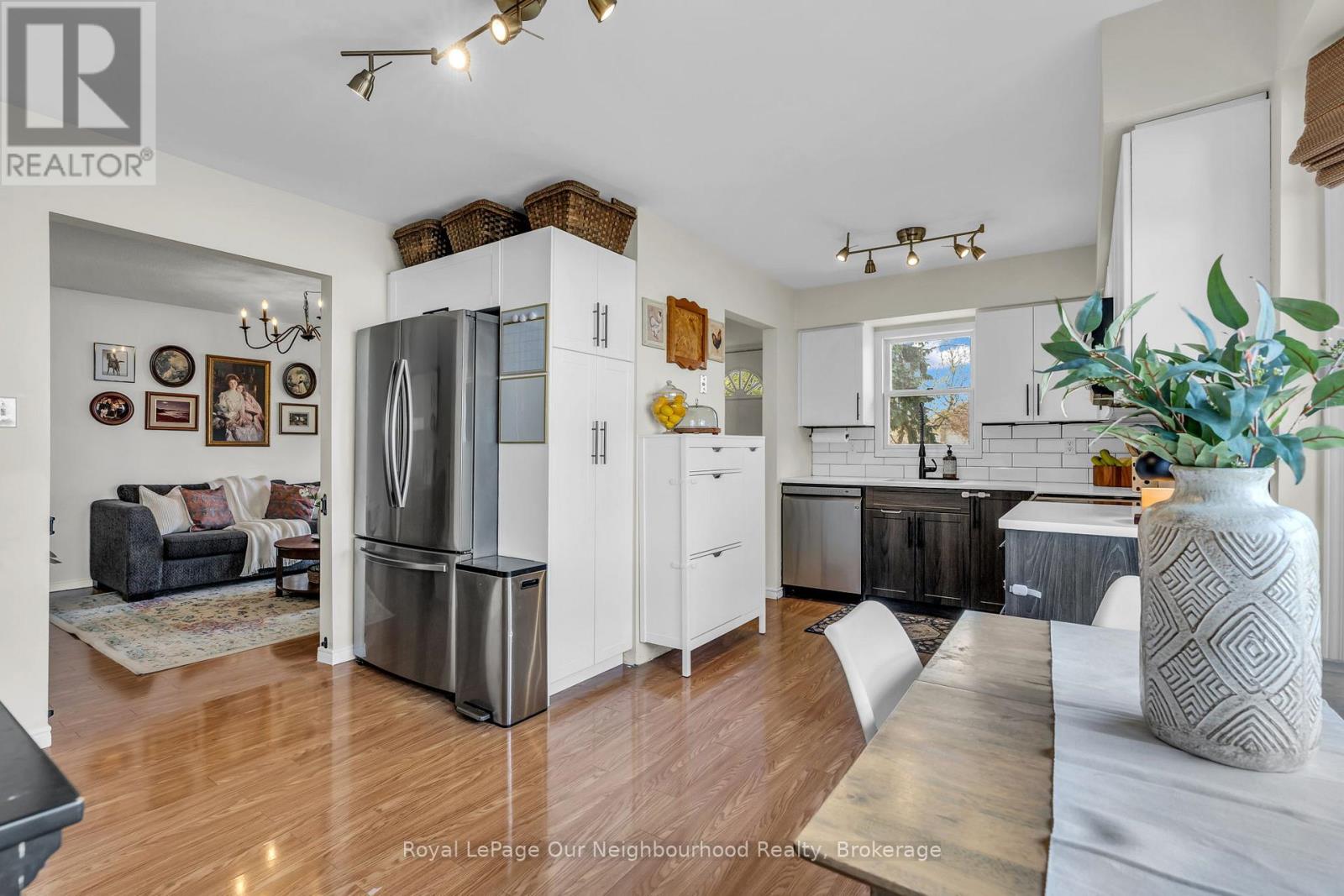 Detached at 300 ARDSLEY CRESCENT, London