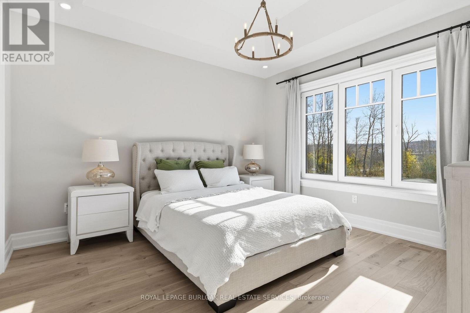 Detached at 7 CAMPVIEW ROAD, Hamilton