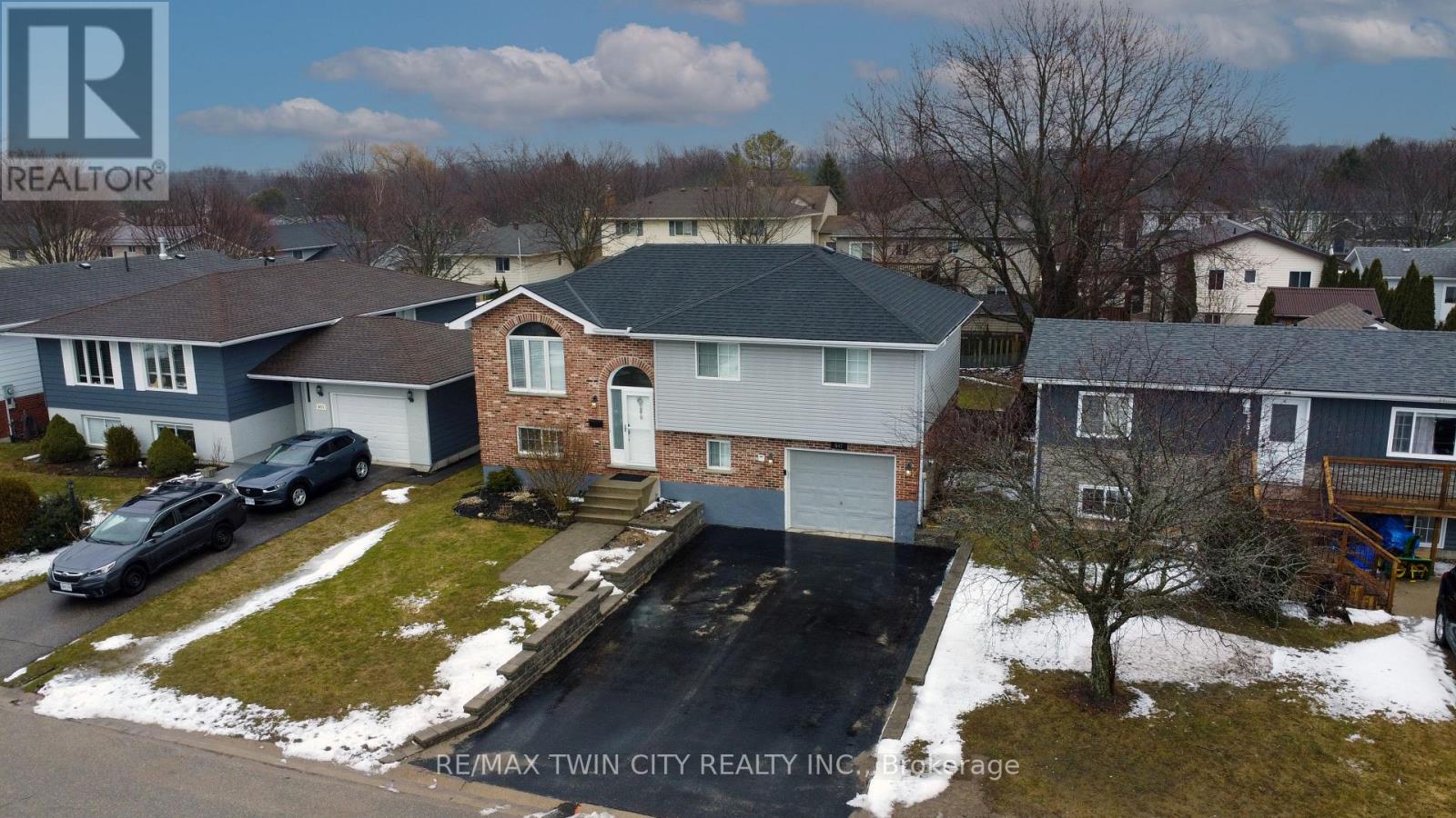 Detached at 647 KENNARD CRESCENT, Kincardine