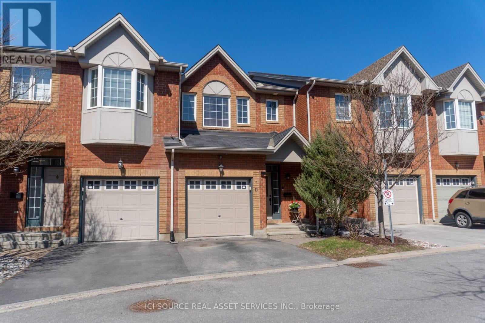 Townhouse at 11 GREAT OAK PRIVATE, Ottawa