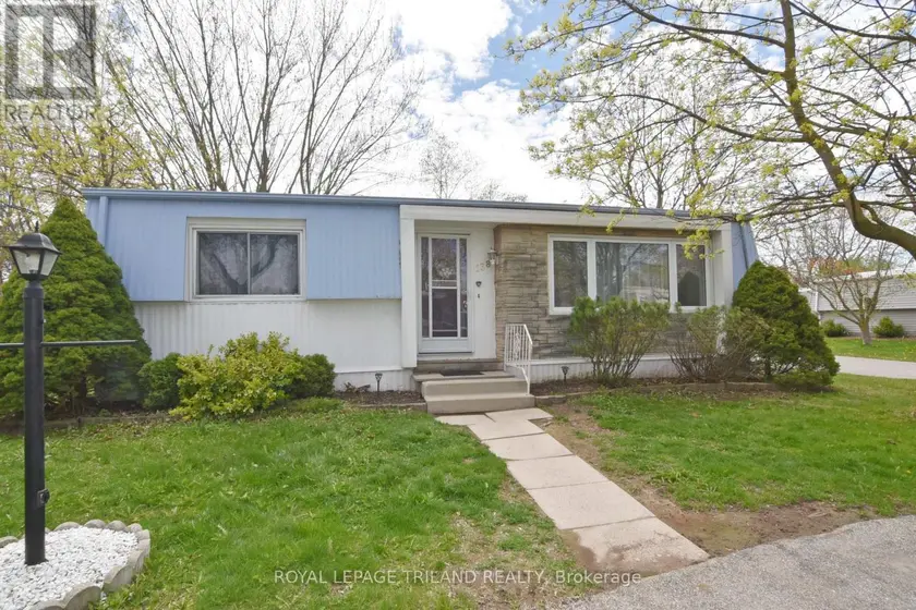 Detached at 138 PEBBLE BEACH PARKWAY, South Huron