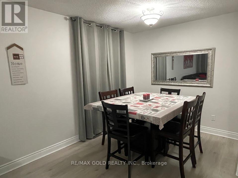 Detached at 53 DUNCAN AVENUE, Hamilton (Waterdown)