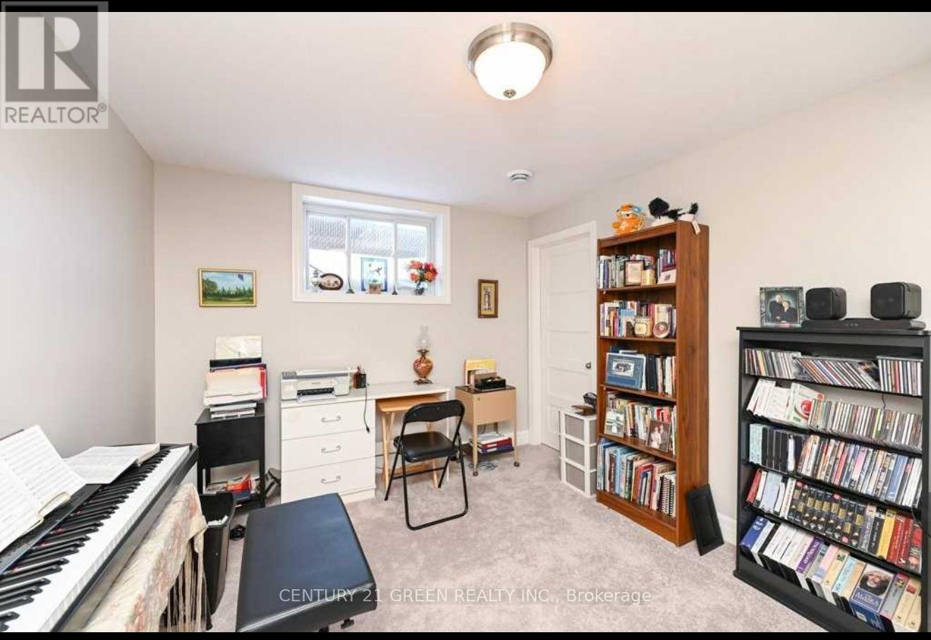 Townhouse at 100 SPRUCE GARDENS COURT, Belleville