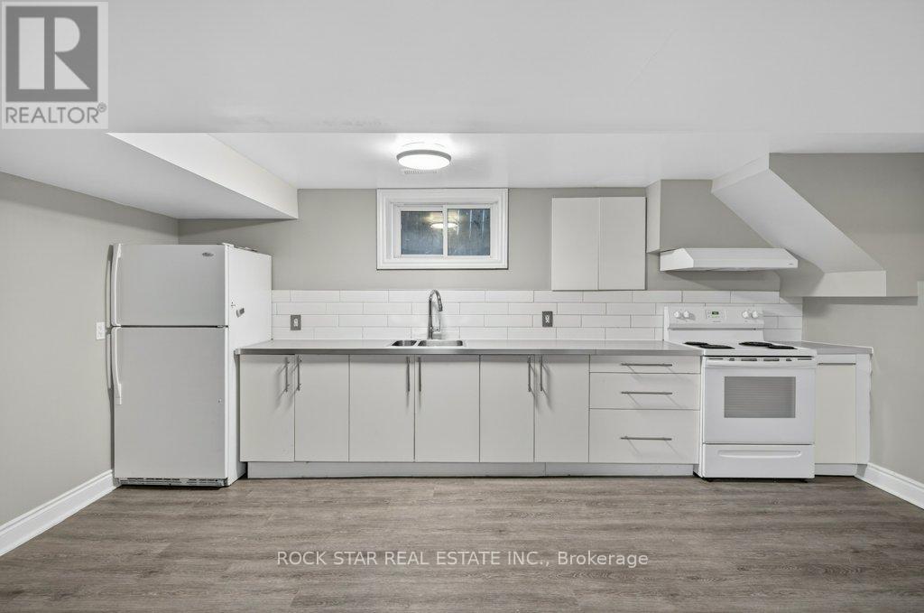 Detached at 40 MAYFLOWER AVENUE, Hamilton